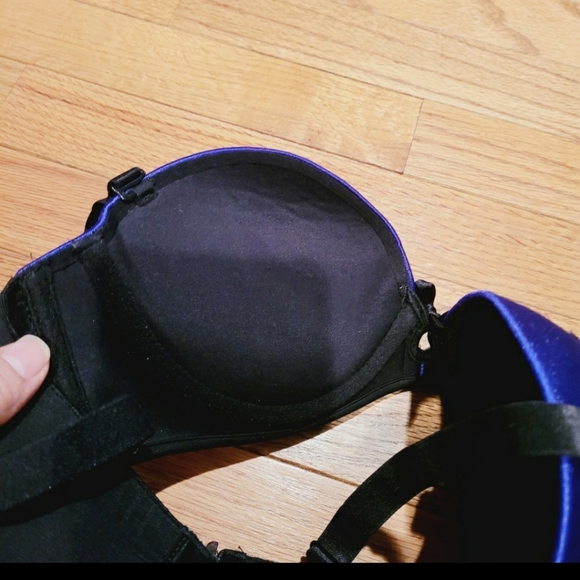 Victoria secret bra 32C purple and black. - Picture 5 of 5